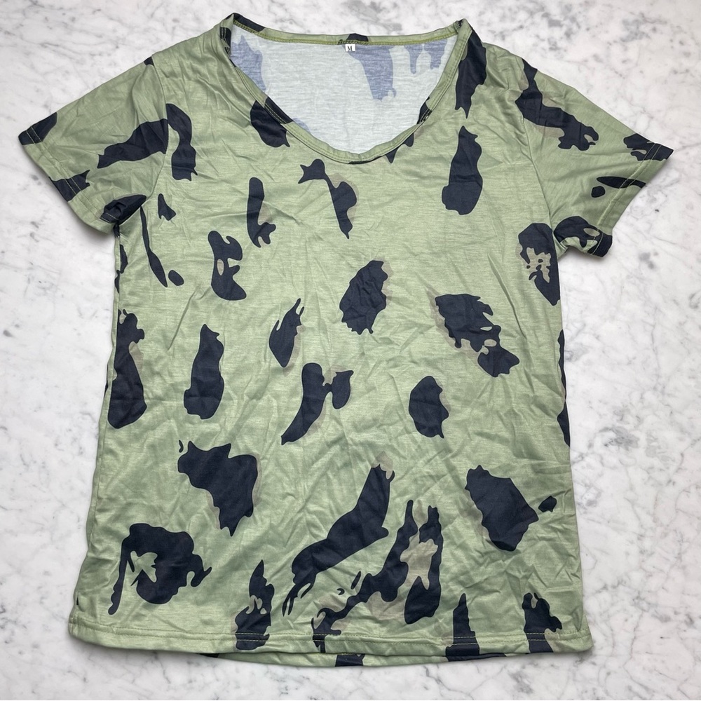 NWOT Camoflauge Army Scoopneck Short Sleeve T-Shirt